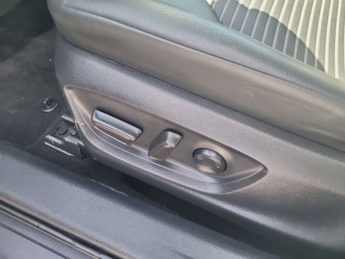 Used 2024 Toyota Camry SE image 18