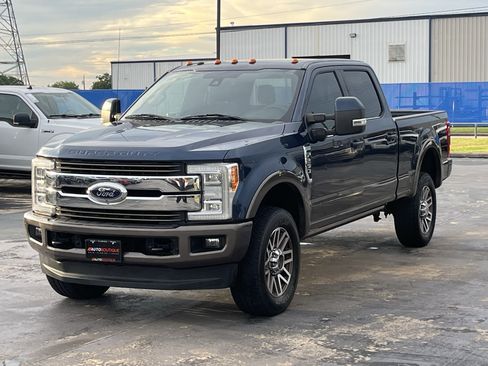 Used 2017 Ford F250 King Ranch w/ King Ranch Ultimate Package AWD/4WD image 3
