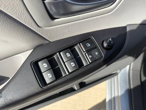 Used 2017 Toyota Sienna LE image 11