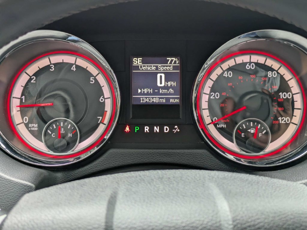 Used 2014 Dodge Grand Caravan R/T FWD image 25