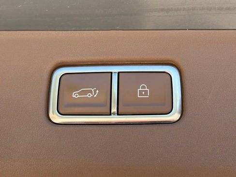 Used 2024 Kia EV9 GT-Line AWD/4WD image 14