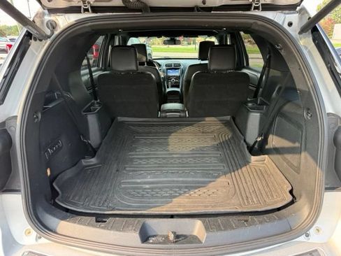 Used 2018 Ford Explorer Platinum AWD/4WD image 17
