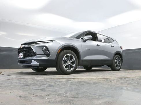 Used 2025 Chevrolet Blazer LT AWD/4WD image 48