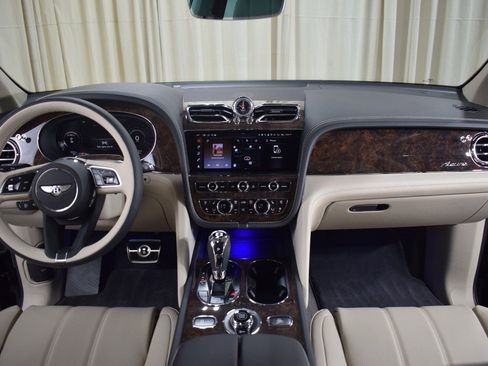 New 2025 Bentley Bentayga AWD/4WD image 2
