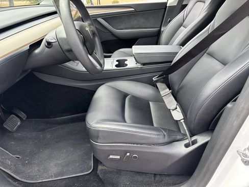 Used 2024 Tesla Model Y Long Range AWD/4WD image 19