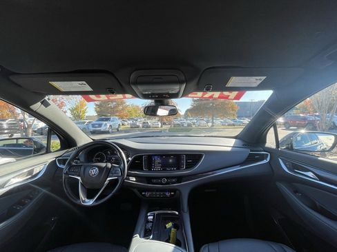 Used 2023 Buick Enclave Essence image 26