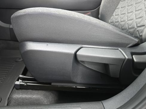 New 2026 Nissan Kicks SV image 28