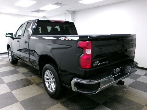 Used 2020 Chevrolet Silverado 1500 LT w/ Trailering Package image 2