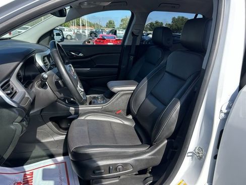 Used 2023 GMC Acadia SLT image 13