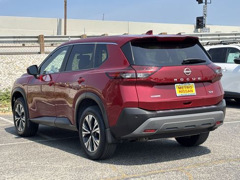 Used 2023 Nissan Rogue SV FWD image 5