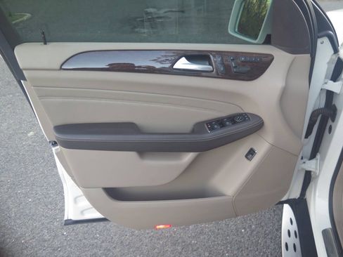 Used 2012 Mercedes-Benz ML 350 4MATIC image 34