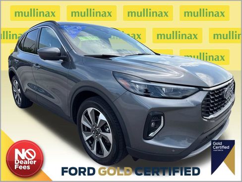 Used 2023 Ford Escape Platinum AWD/4WD image 1