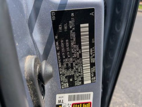 Used 2023 Toyota Highlander XLE FWD image 38
