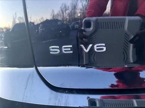 Certified 2022 Volkswagen Atlas Cross Sport SE image 28