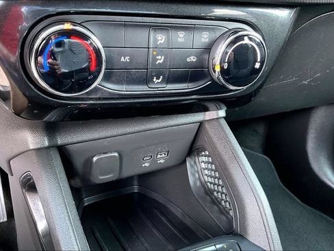 Used 2025 Chevrolet TrailBlazer LT AWD/4WD image 14