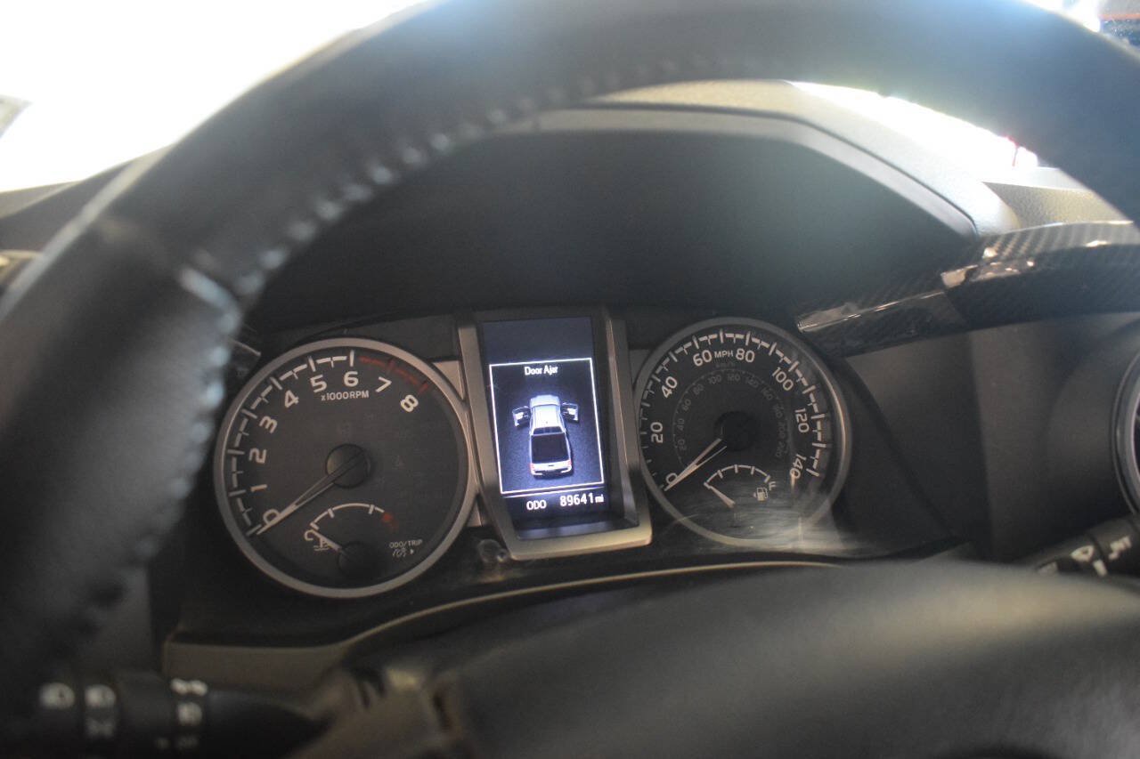 Used 2017 Toyota Tacoma SR5 RWD image 74