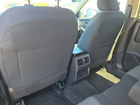 Used 2024 Nissan Rogue SV AWD/4WD image 19