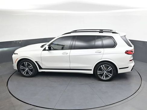 Used 2025 BMW X7 xDrive40i w/ M Sport Package AWD/4WD image 27