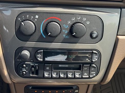 Used 2004 Chrysler Sebring LXi FWD image 22