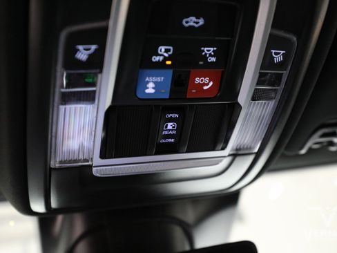 New 2026 RAM 3500 Laramie AWD/4WD image 24