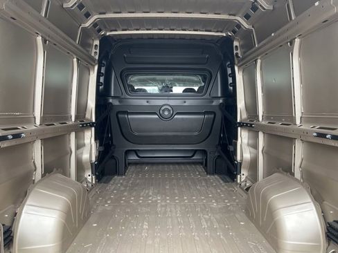 Used 2025 RAM ProMaster 2500 w/ Crew Van Package image 10