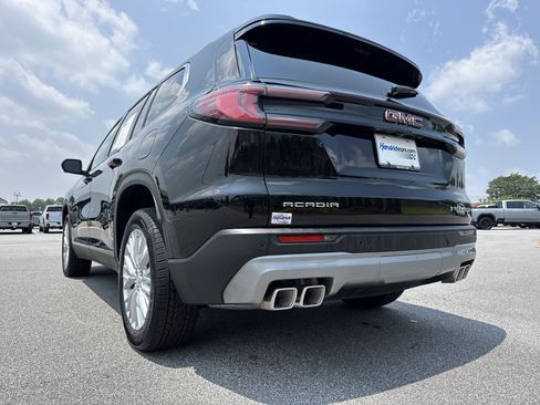 Used 2026 GMC Acadia Elevation w/ Elevation Premium Package FWD image 7