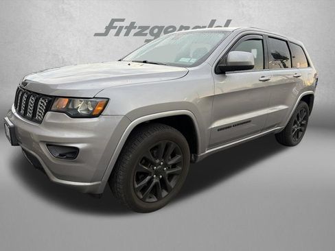 Used 2018 Jeep Grand Cherokee Altitude AWD/4WD image 1
