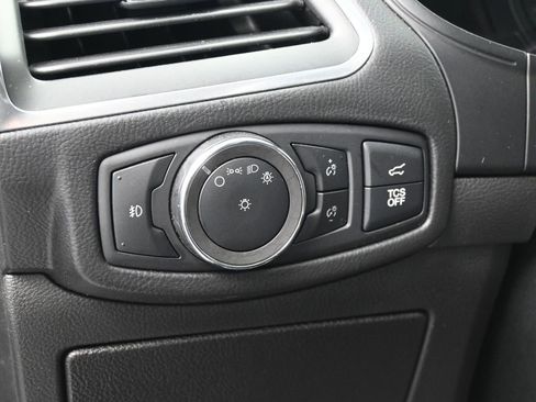 Used 2022 Ford Edge Titanium image 15