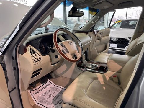 Used 2016 INFINITI QX80 4WD w/ Deluxe Technology Package image 9