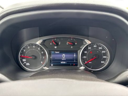 Used 2022 GMC Acadia SLE w/ Driver Convenience Package FWD image 16