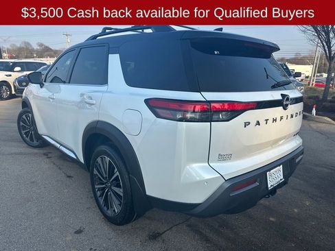 New 2026 Nissan Pathfinder Platinum w/ Cargo Package FWD image 6