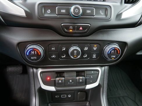 Used 2023 GMC Terrain SLE w/ Driver Convenience Package image 26