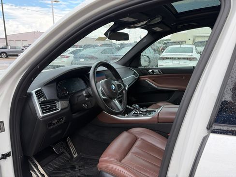 Used 2022 BMW X5 xDrive40i w/ M Sport Package AWD/4WD image 5