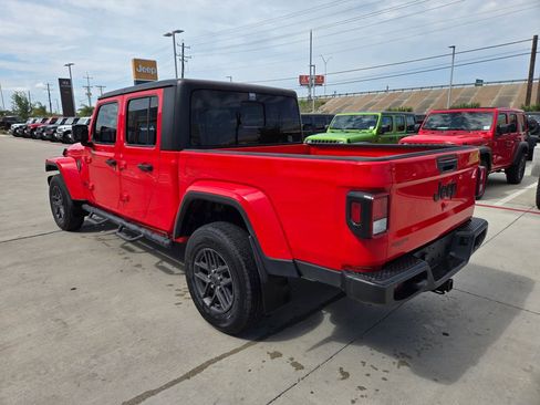 Used 2024 Jeep Gladiator Sport AWD/4WD image 5