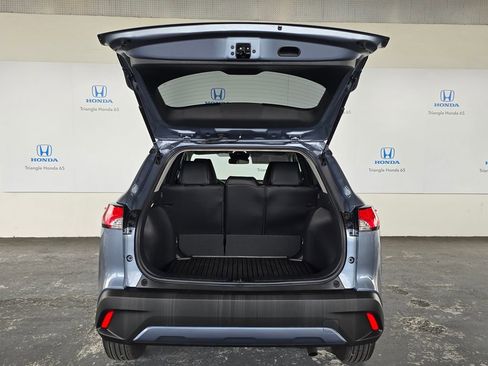 Used 2025 Toyota Corolla Cross LE FWD image 55