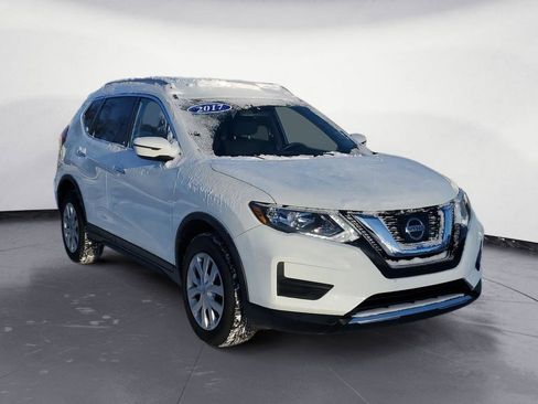 Used 2017 Nissan Rogue S w/ Appearance Package image 2
