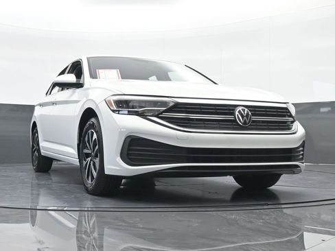 Used 2023 Volkswagen Jetta S image 60