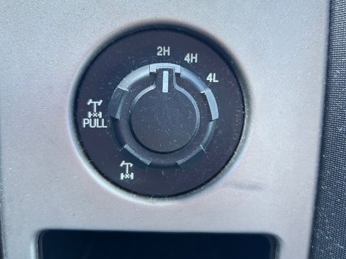 Used 2013 Ford F150 XLT w/ XLT Chrome Pkg image 14