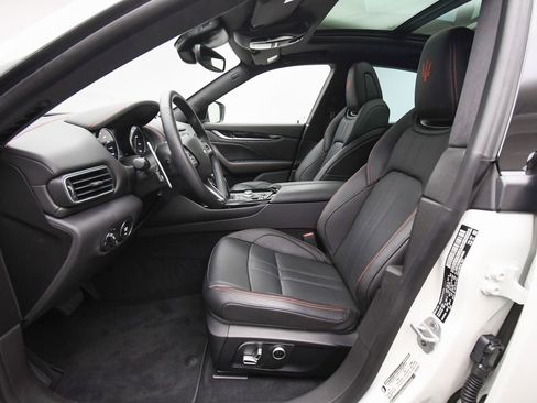 New 2024 Maserati Levante GT Ultima image 18