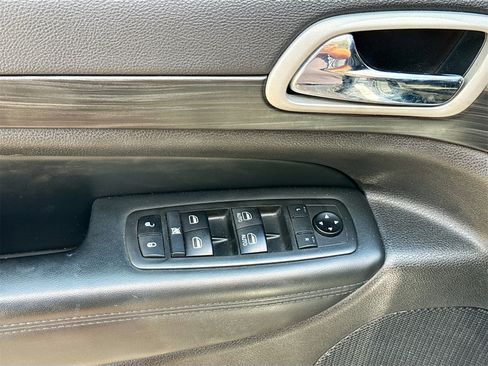 Used 2021 Jeep Grand Cherokee Laredo X image 17