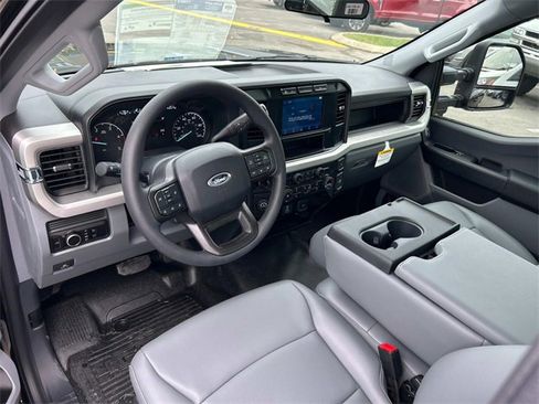 New 2024 Ford F350 XL w/ 360-Degree Camera Package image 16