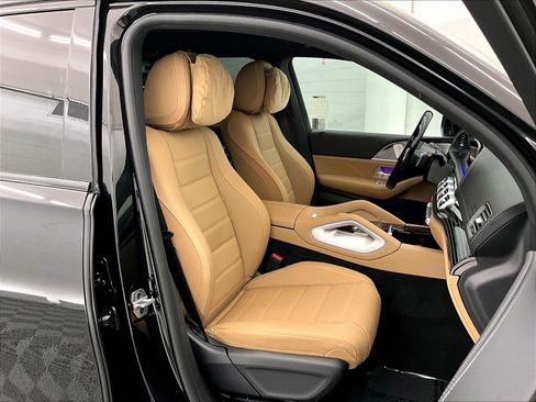 Used 2026 Mercedes-Benz GLS 580 4MATIC image 6