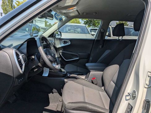 Used 2023 Kia Soul LX w/ Option Group 015 image 24