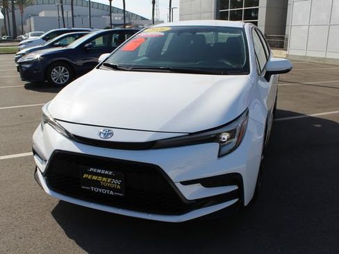 Certified 2026 Toyota Corolla SE w/ Carpet Mat Package (TMS) FWD image 4