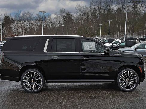 New 2026 Chevrolet Suburban High Country image 6