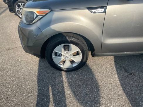 Used 2015 Kia Soul FWD image 3