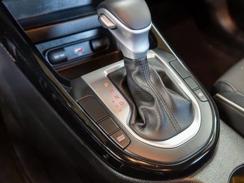 Used 2023 Kia Forte GT-Line image 33