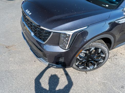 New 2026 Kia Sorento S image 2