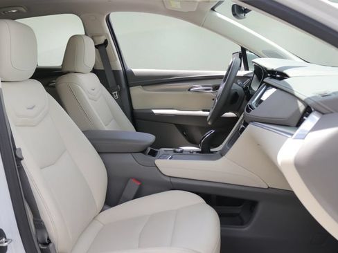 Certified 2023 Cadillac XT5 Premium Luxury FWD image 18