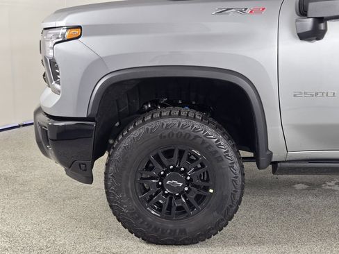 New 2026 Chevrolet Silverado 2500 ZR2 AWD/4WD image 9